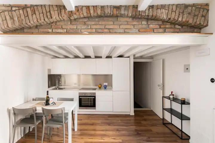 Ca' Delle Corti Apartment *